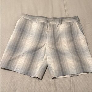 PGA Tour Men's Light Gray Plaid Shorts